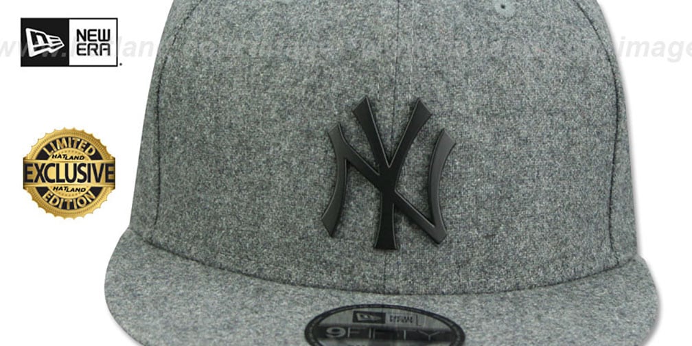 Yankees 'BLACK METAL-BADGE SNAPBACK' Melton Grey Hat by New Era