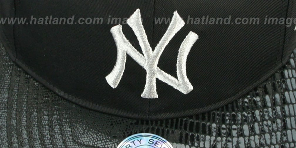 Yankees 'JULIGUNK STRAPBACK' Black-Silver Hat by Twins 47 Brand