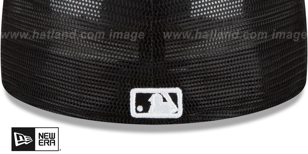 Yankees 'BATTING PRACTICE TRUCKER' Black-White Fitted Hat by New Era
