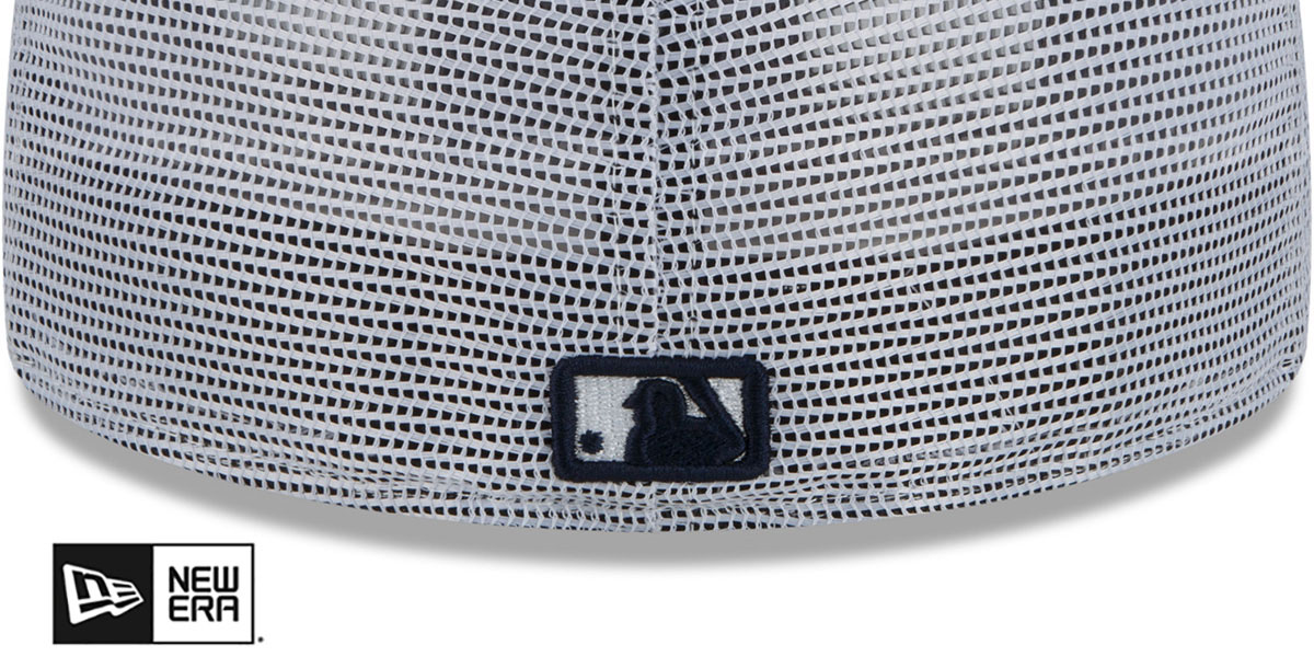 Yankees 'BATTING PRACTICE TRUCKER' White Fitted Hat by New Era