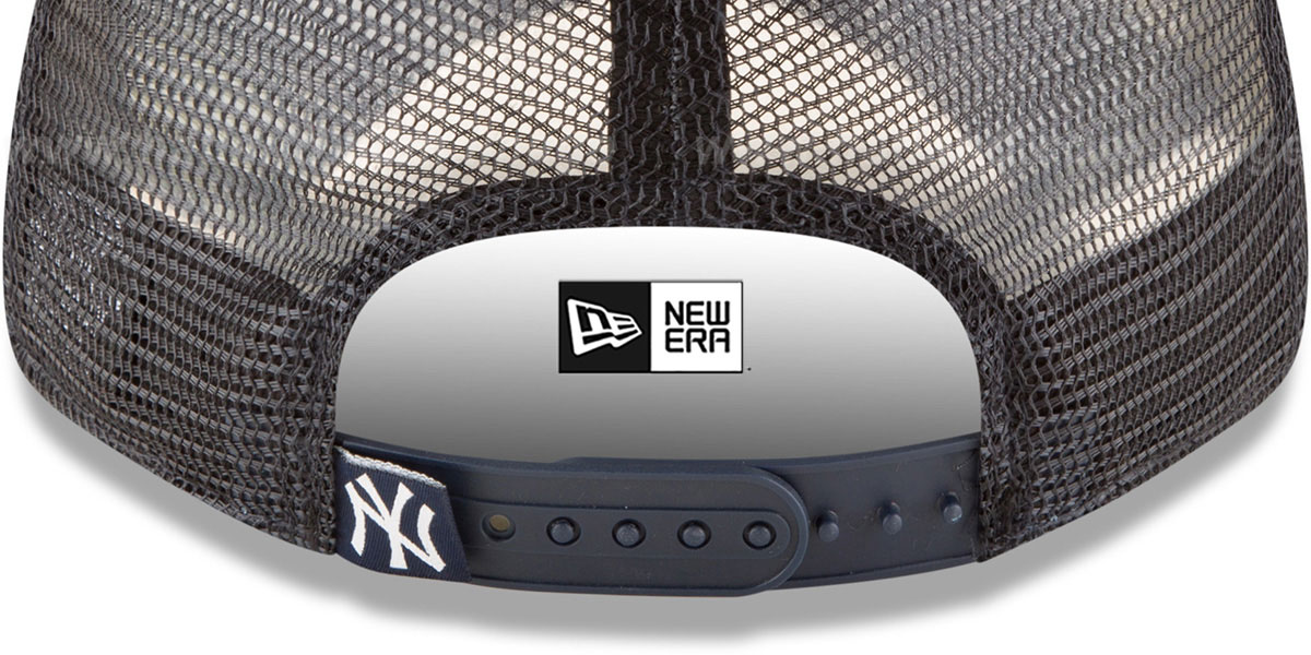 Yankees 'BASIC TRUCKER SNAPBACK' Navy Hat by New Era