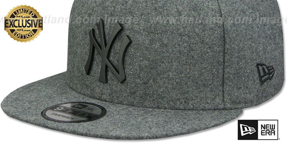 Yankees 'BLACK METAL-BADGE SNAPBACK' Melton Grey Hat by New Era