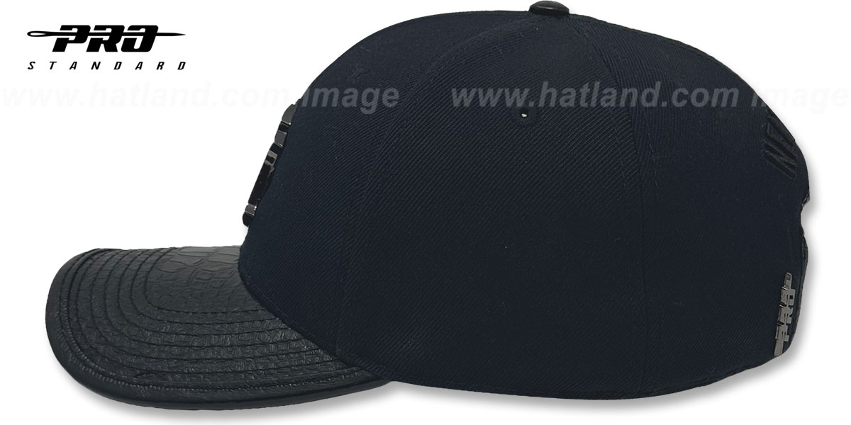 Yankees LOW-PRO 'BLACK METAL BADGE STRAPBACK' Black Hat by Pro Standard