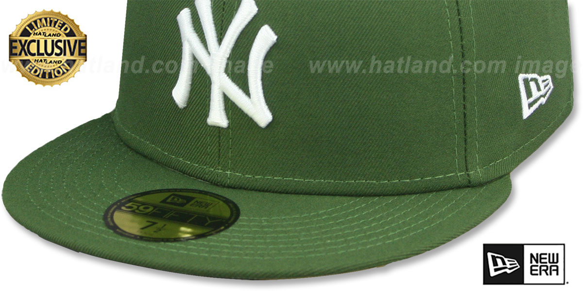 Yankees 'TEAM-BASIC' Rifle Green-White Fitted Hat by New Era