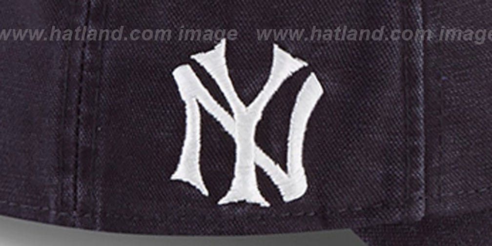 Yankees 'VINTAGE PENNANT STRAPBACK' Navy Hat by New Era