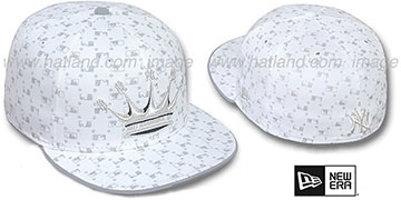 Yankees NY-CROWN MLB FLOCKING White-Grey Fitted Hat by New Era