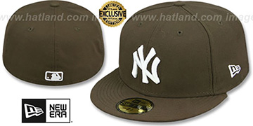 Yankees 'TEAM-BASIC' Brown-White Fitted Hat by New Era