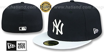Yankees 'WHITE METAL-BADGE' Navy-White Patent Fitted Hat by New Era